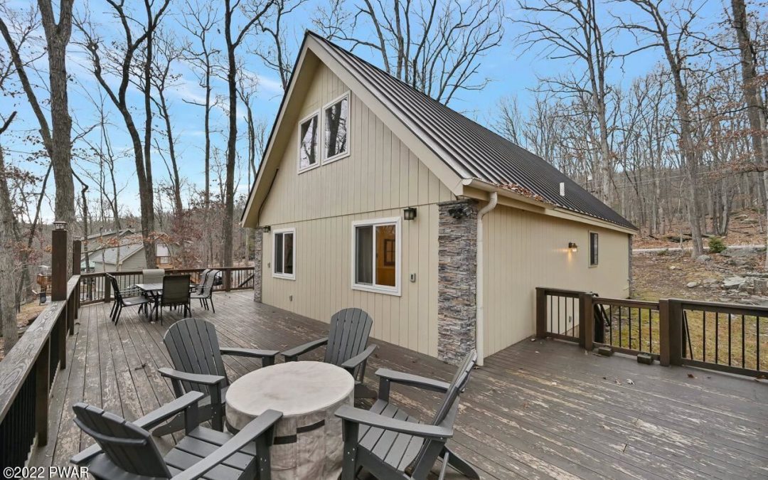 Like-New Masthope Mountain Chalet For Sale -137 Lower Independence Dr., Lackawaxen, PA