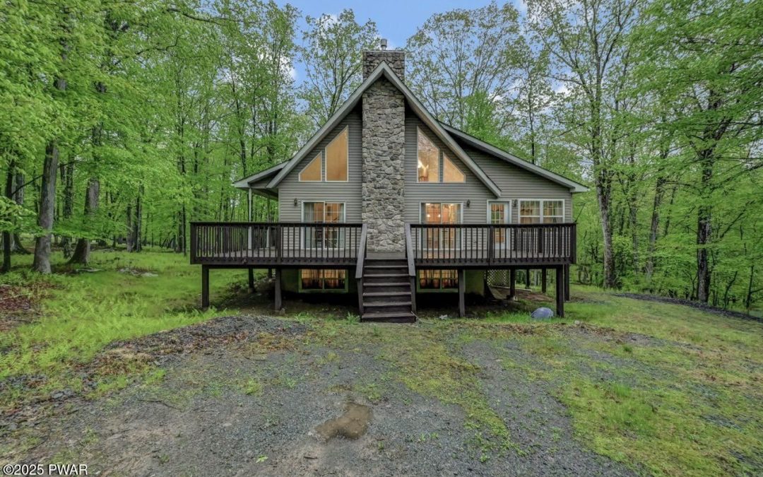 Charming Masthope Chalet Home for Sale – 107 Musket Drive