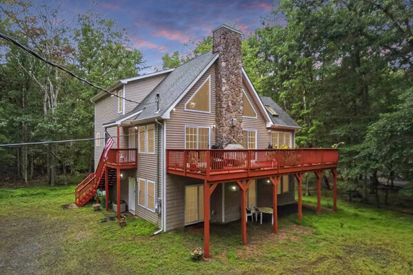 Masthope Chalet for Sale – 284 Falling Waters Blvd