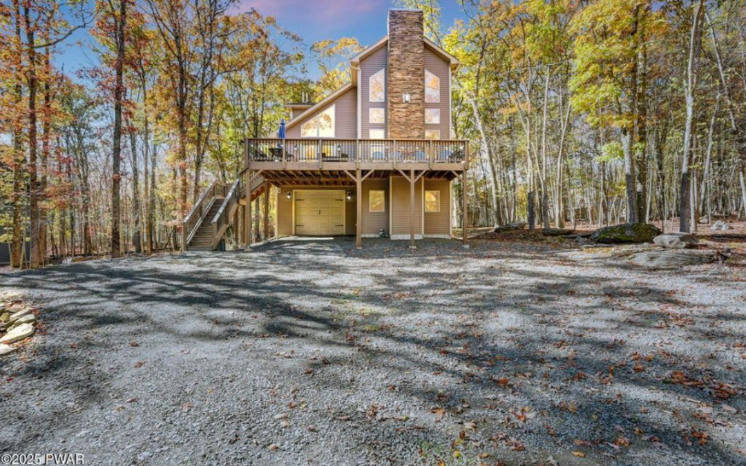 Masthope Custom Chalet for Sale – 163 Heritage Drive