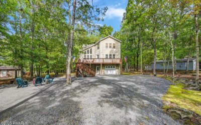 Contemporary Masthope Chalet for Sale – 193 Robin Way