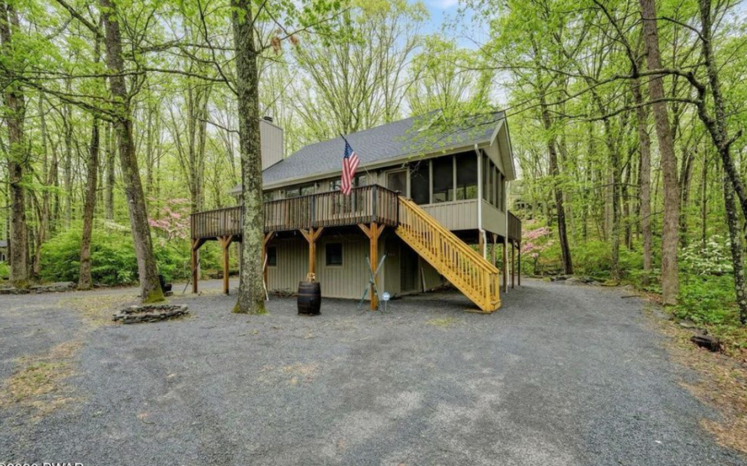 Well-Maintained Masthope Home for Sale – 143 Rainbow Drive