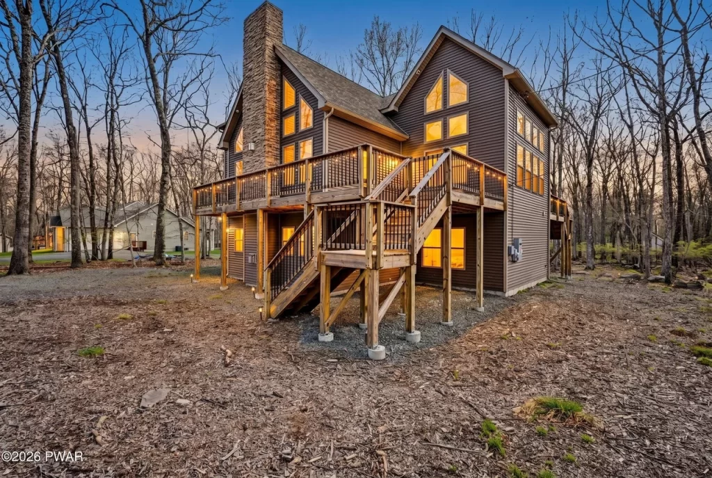 140 Consitution Drive, Lackawaxen, PA 18435