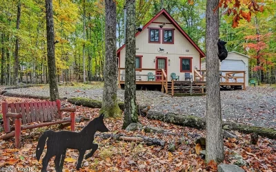 Masthope Mountain 3-Bedroom Chalet for Sale – 263 Upper Independence Drive